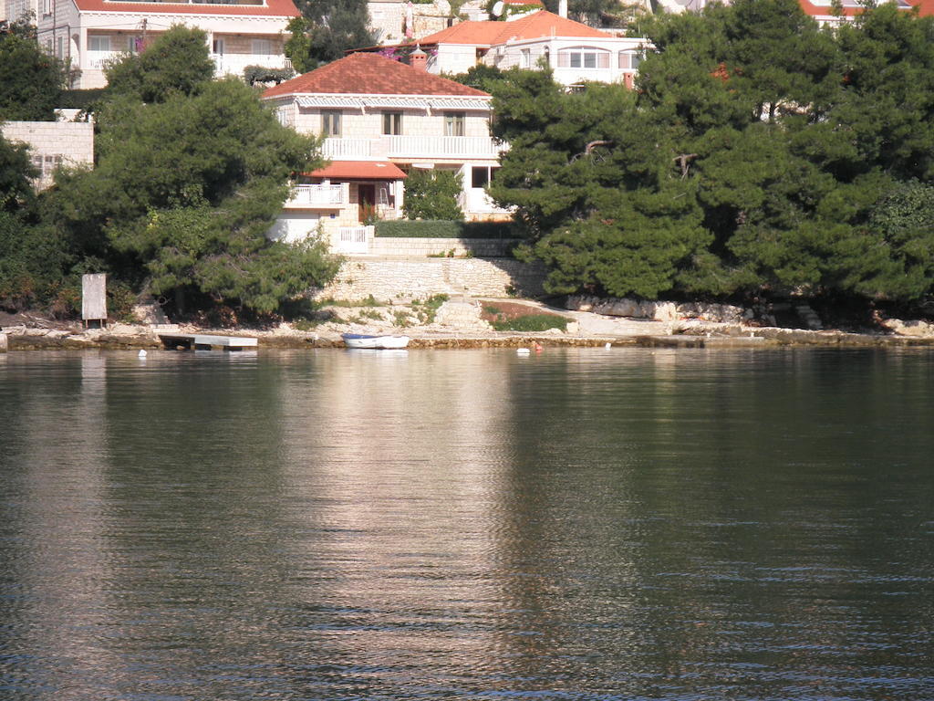 Apartments Holiday Lumbarda Exterior photo